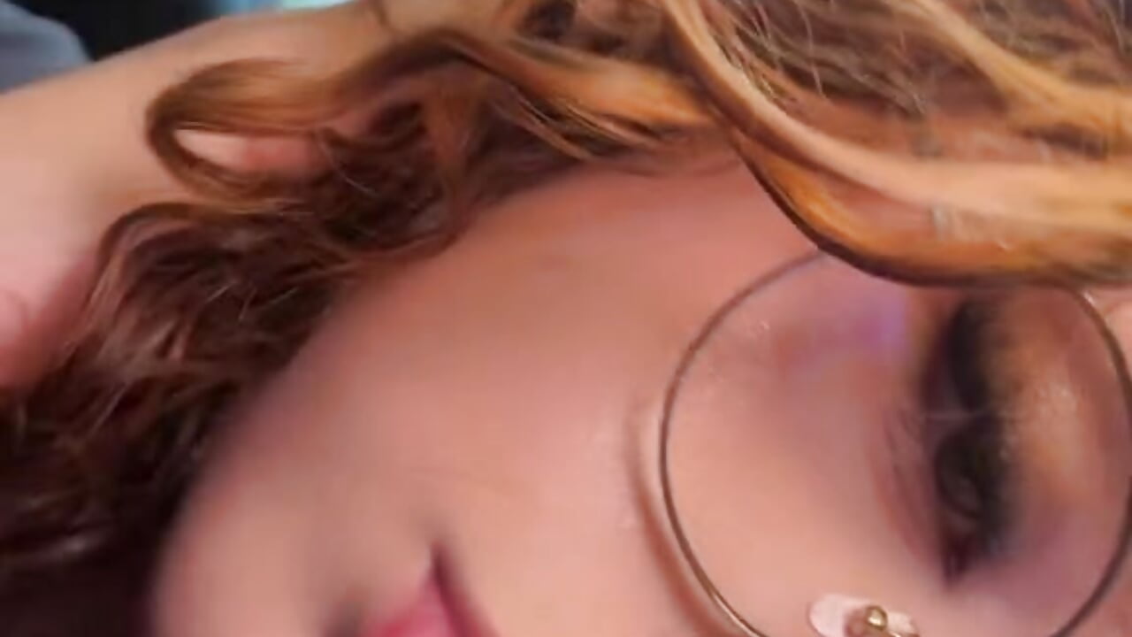 ✌️ - video by Joyce-fire cam model
