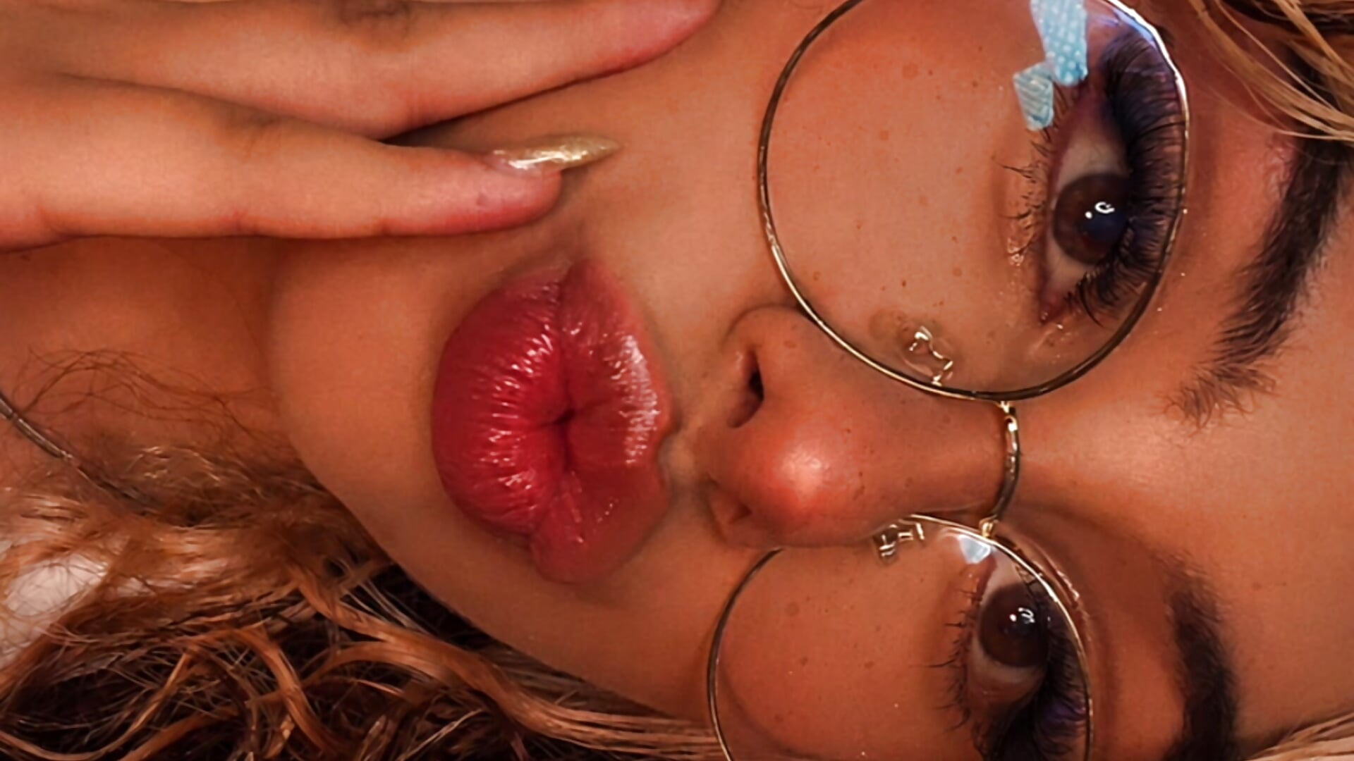 🌸 - video by Joyce-fire cam model