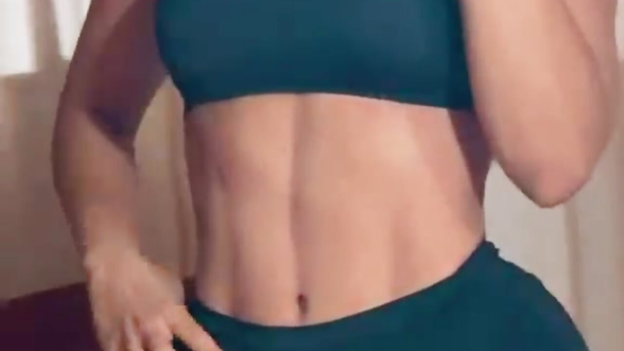 Hello dear😘 - Vídeo de Amber_miller7, modelo de vídeos