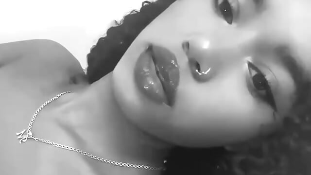 kiss – video af Naostar cam-model