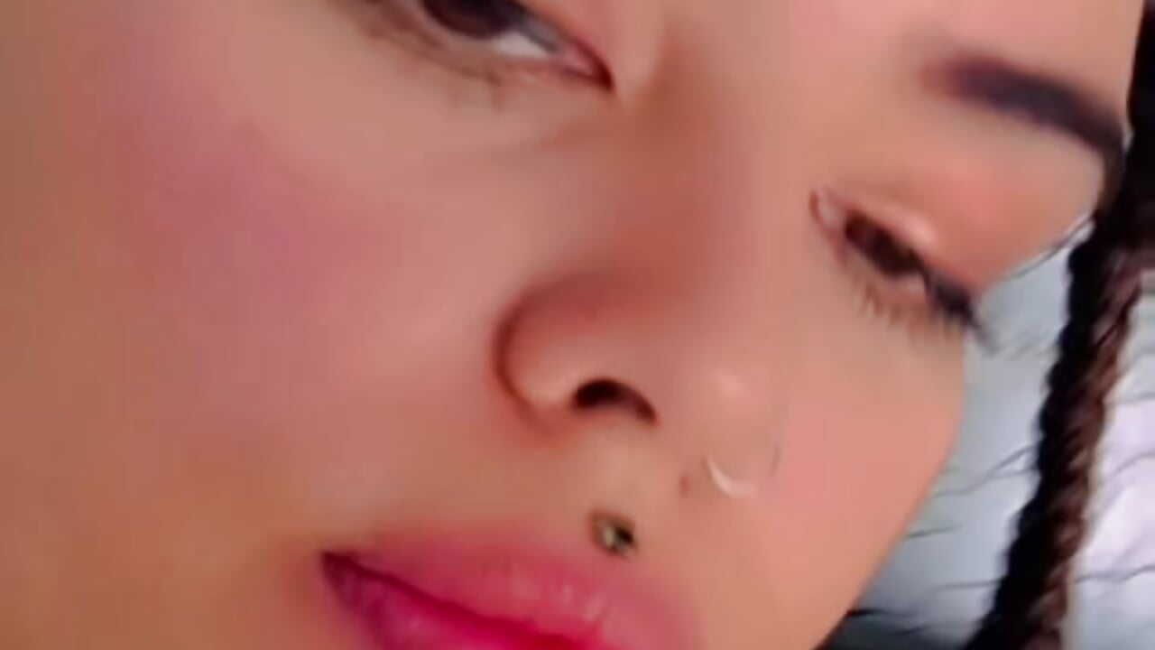 Do you like your girl to be mischievous? – video modela na kameri Marlbolo_Rojo01