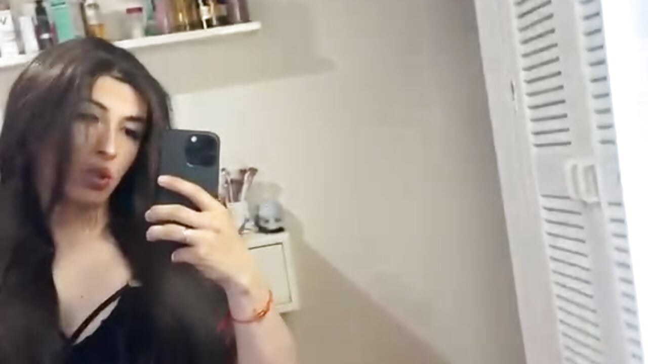 Burning 😈 - video by Luna-rose cam model