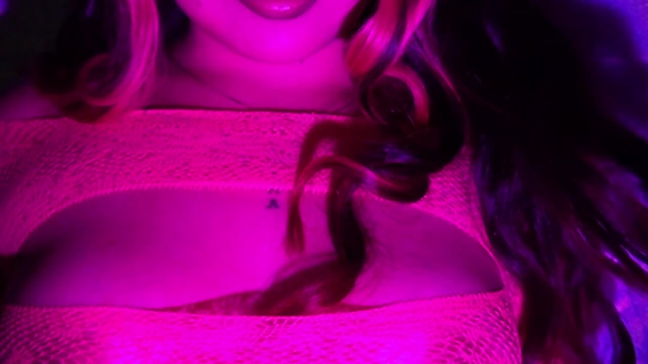 One look will never be enough😏🎀 - vídeo de la modelo de cam Maia_Mancini5