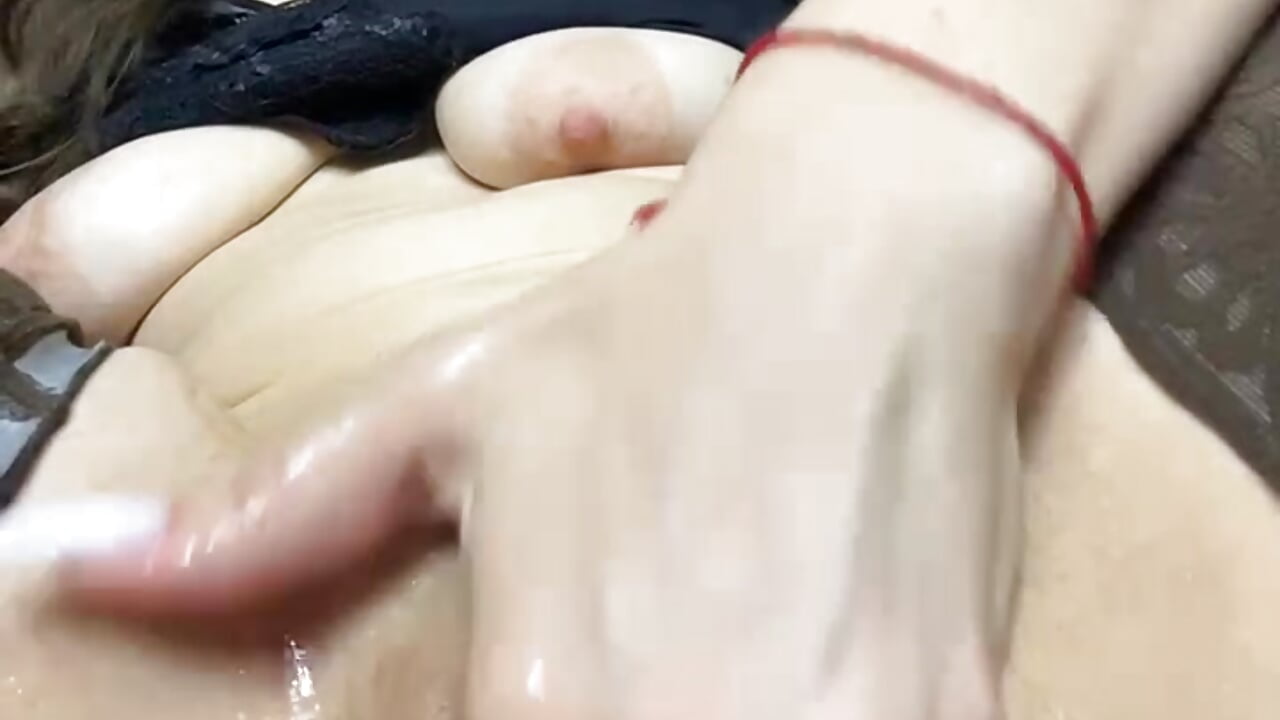 OMG 5 fingers in pussy