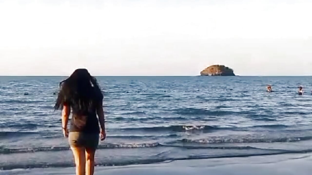 Beach vibes 🩷 - video di Itsme_Foxy_Shantale modella di cam