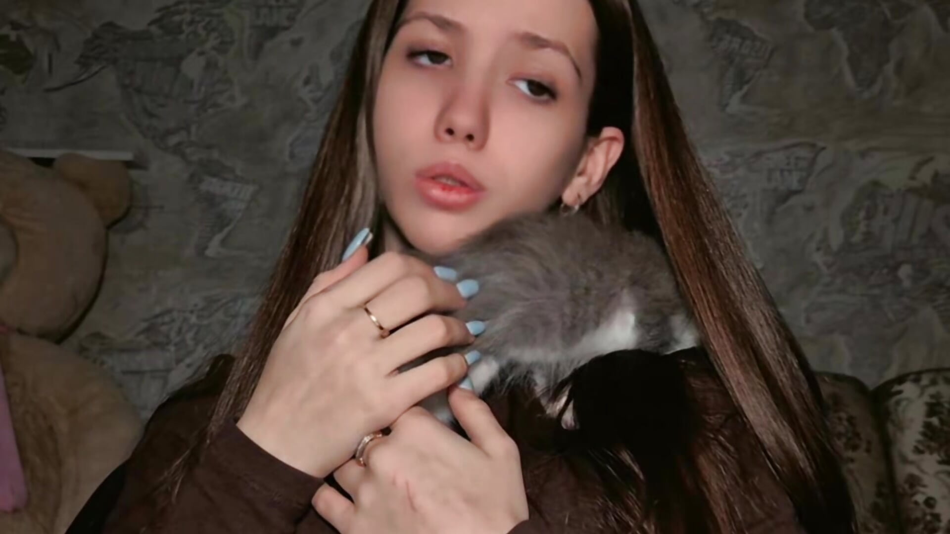 cute me and my cute cat :3 - vídeo de la modelo de cam LittleCuteMei