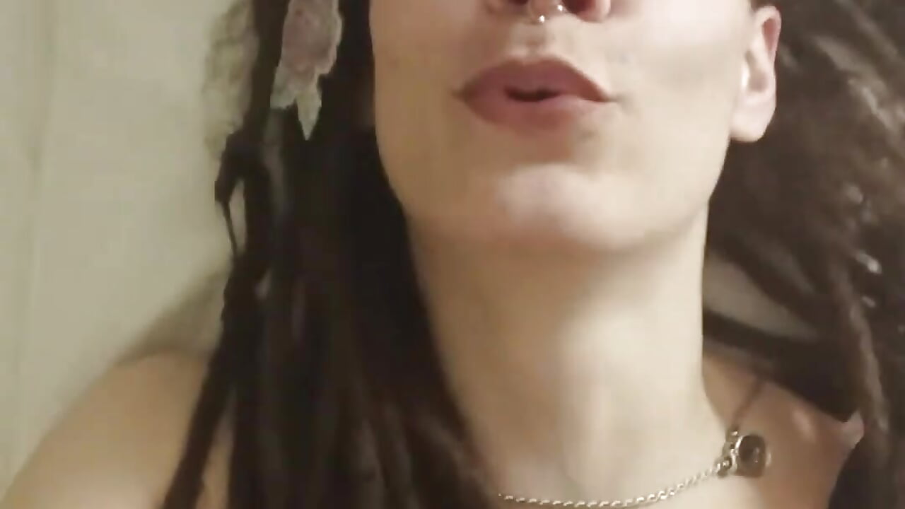 profile-intro-video-1786259032 - Vídeo de CharleJadeRose, modelo de vídeos