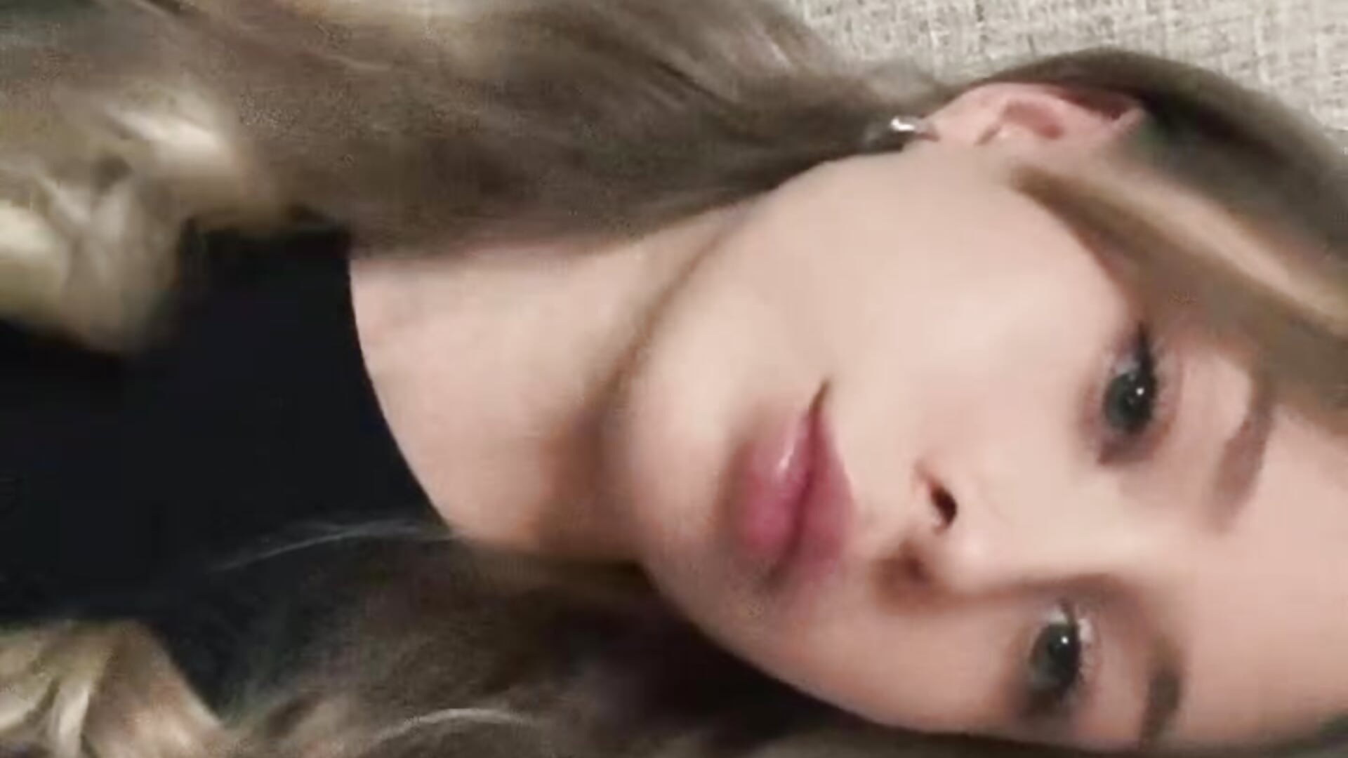 Lipsing - video by Dana_Long cam model