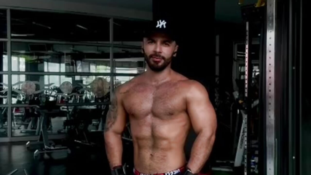 Gym - видео от уебкам модела tomy_scoot