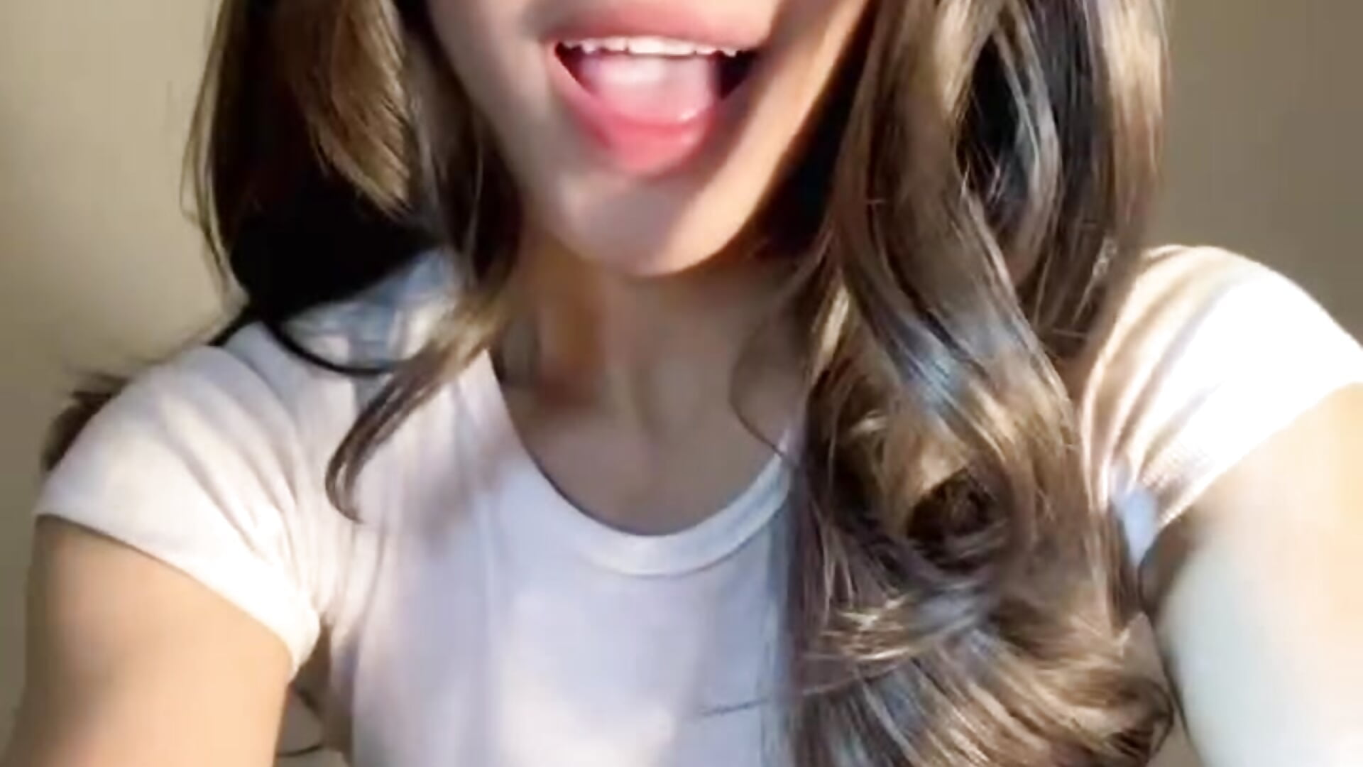 HEY ITS ME, KISSES😘 - video by joshi_baexox1 cam model