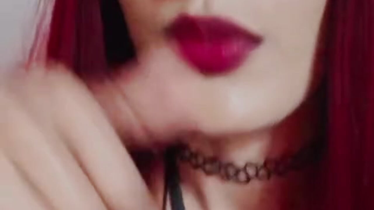 WhatsApp Video 2026-07-24 at 1,03,55 PM – video modela na kameri izhiw_lee