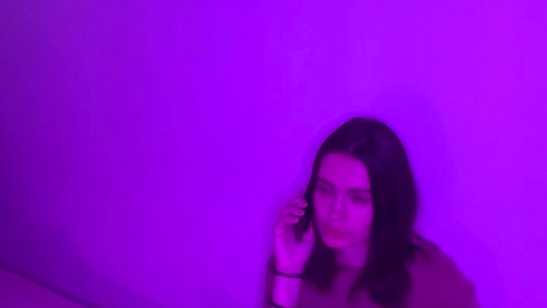 I'm just talking under the purple light :) - video by LolaOops cam model