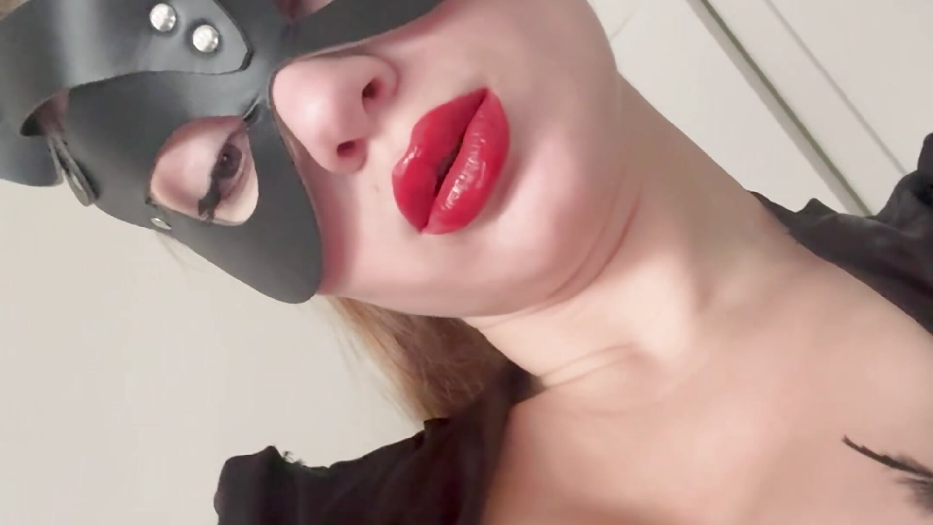 CAT 🐈‍⬛ - video by evelene cam model