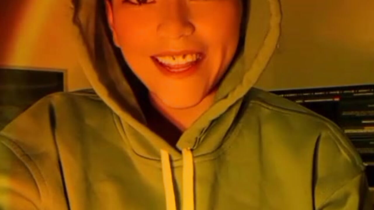 singing - video by Malika_Amara cam model