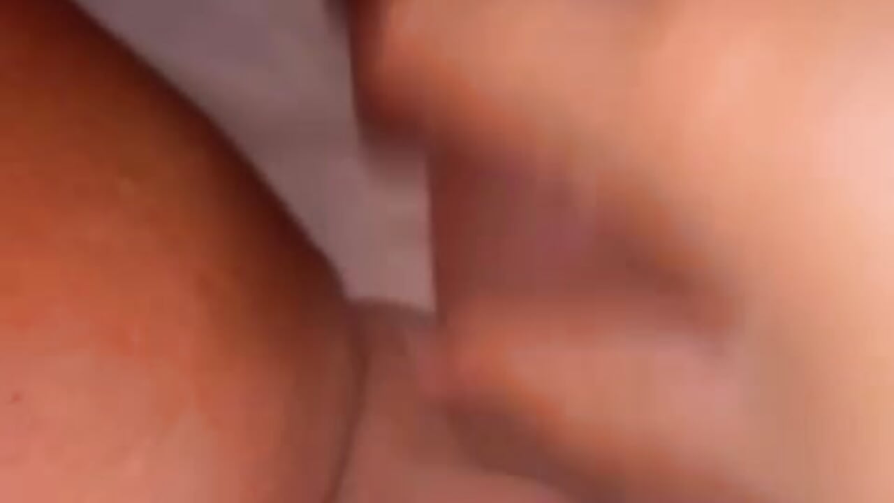 up close pussy fuck with toy 🫶🏻