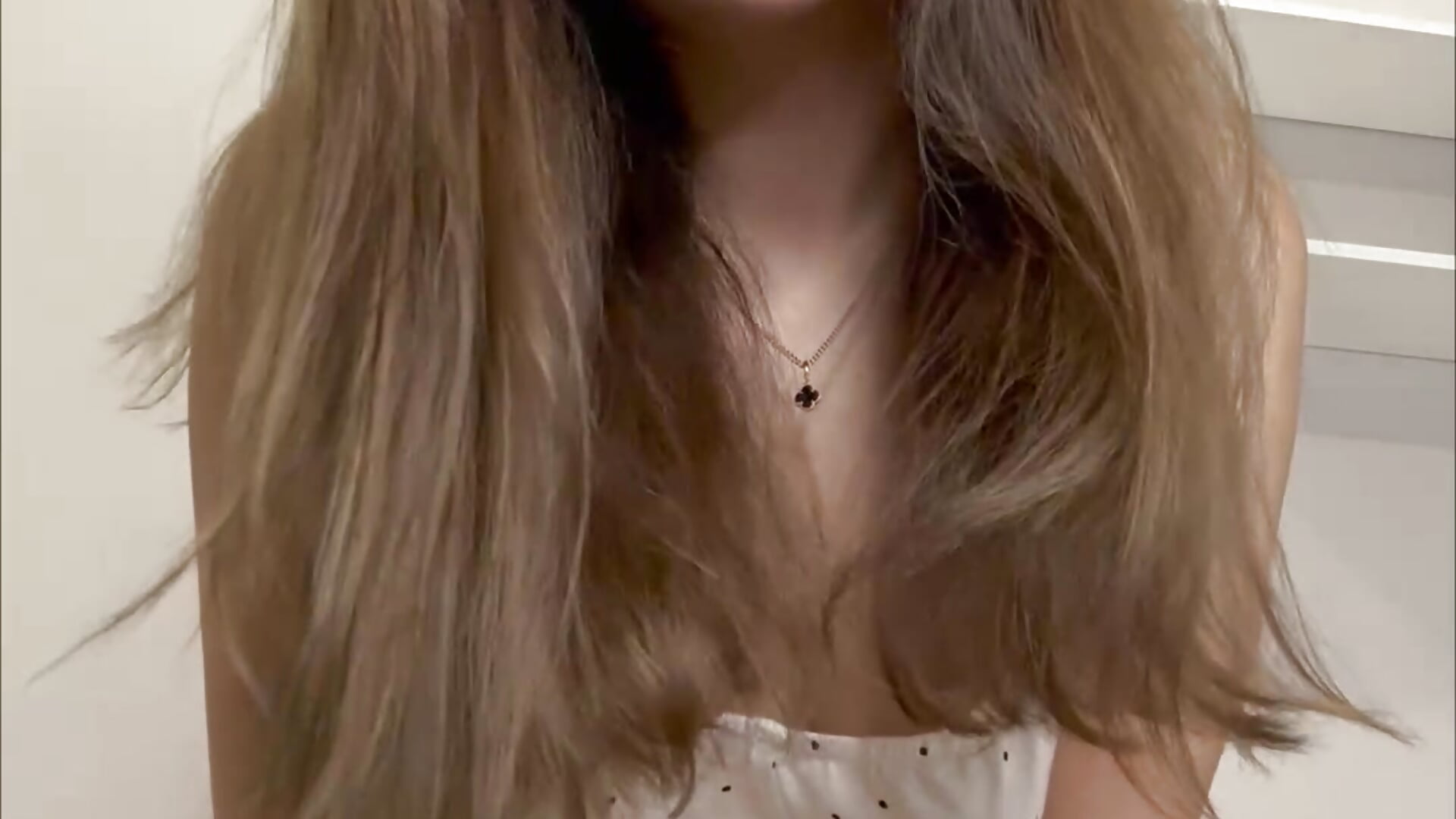 Follow me and don’t lose me – video od webkamerové modelky KitLust