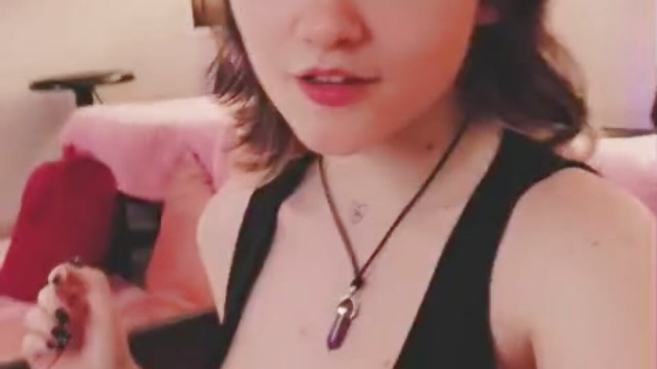 I'm going to give you some of my milk 😈– Emily_amaura kameramodell videója