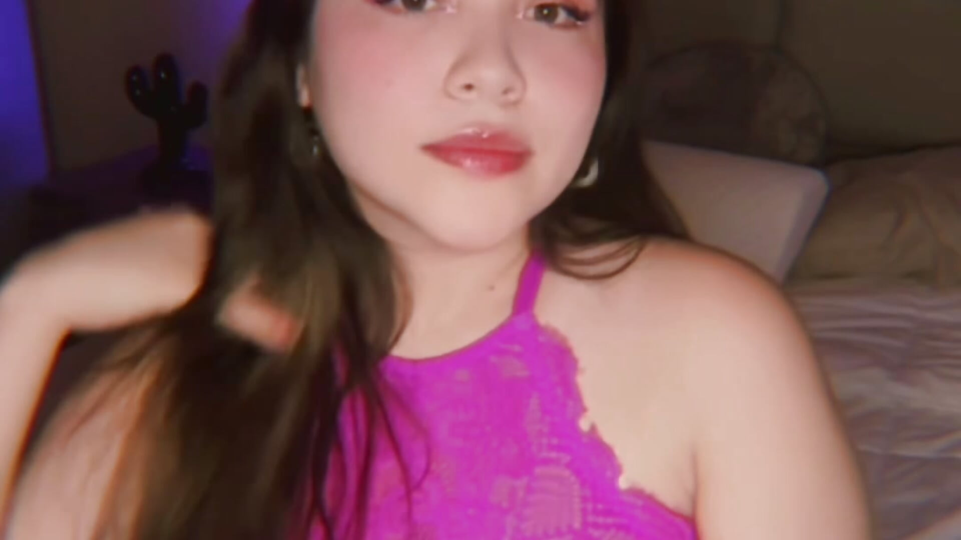 Being pretty 💖 - video by PaoVelvet22 cam model