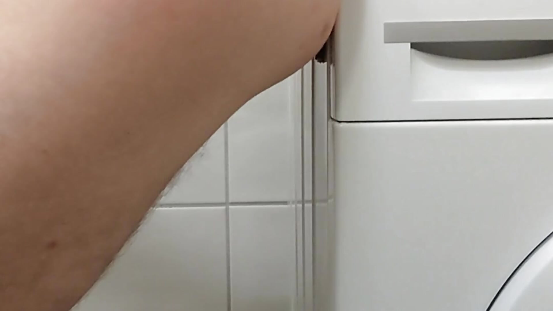 Den Arsch durchschleudern (Dildo + Waschmaschine)