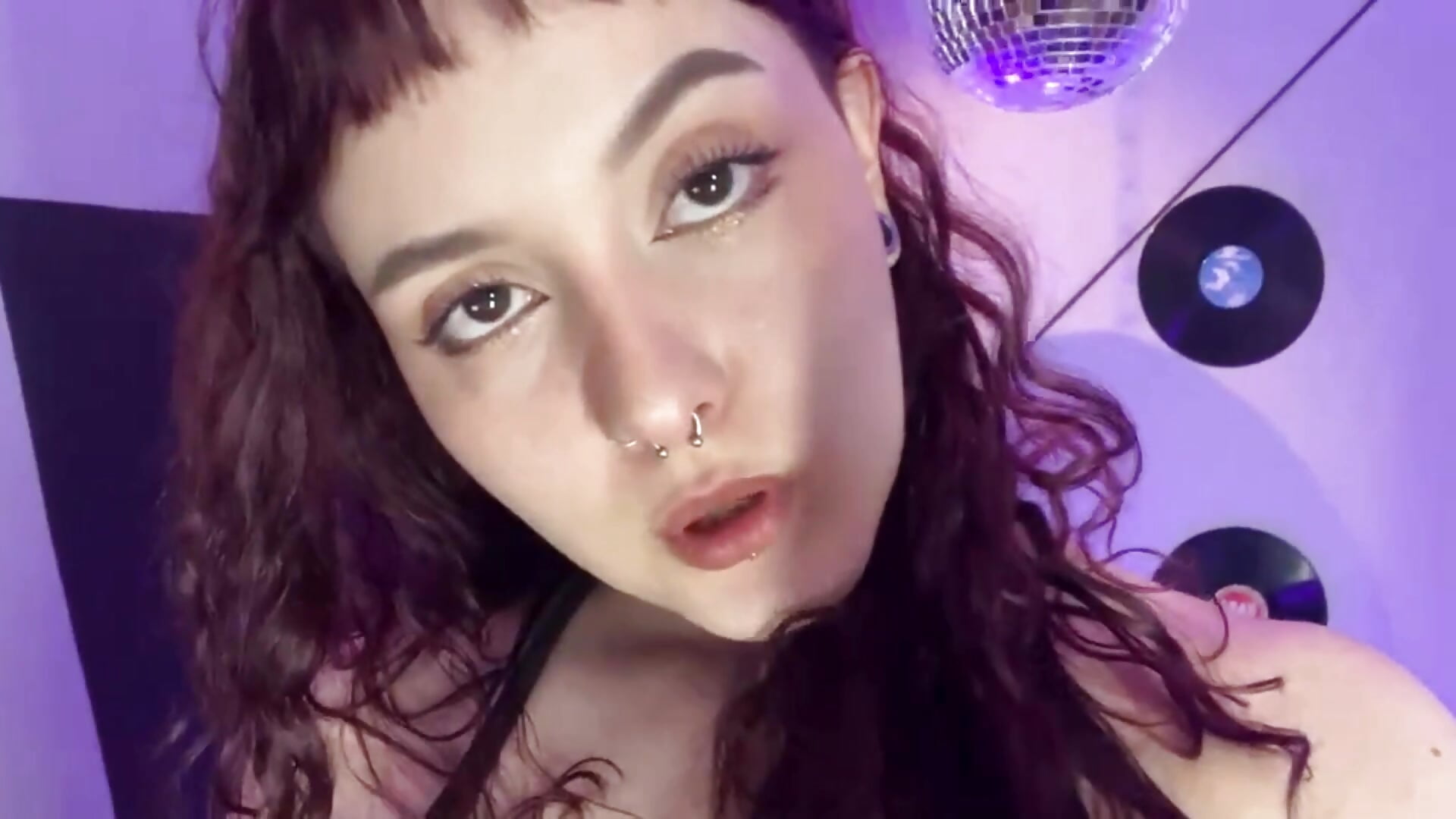 My Piercings Now 💕✨ - فيديو من Allissa_Noir موديل الكام