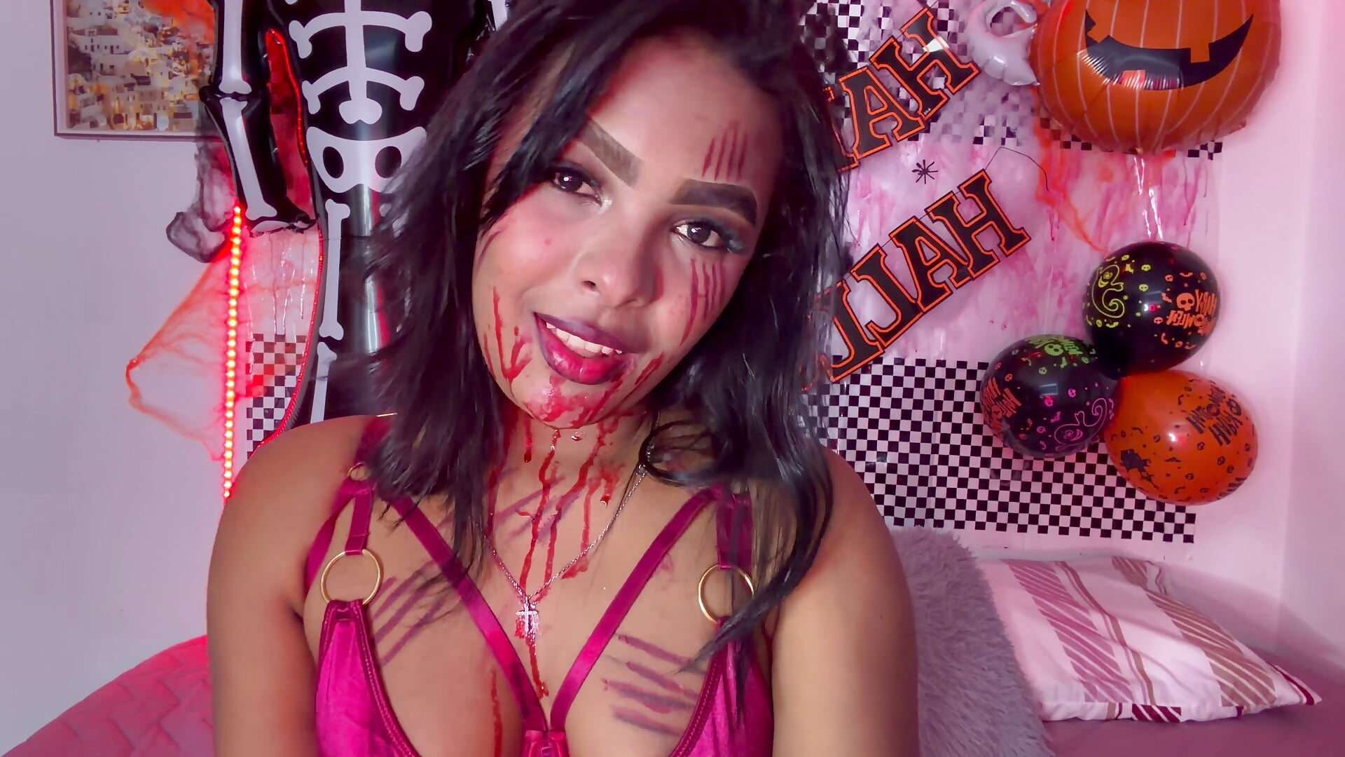 Halloween - 視頻來源： MIAROGERSSS
