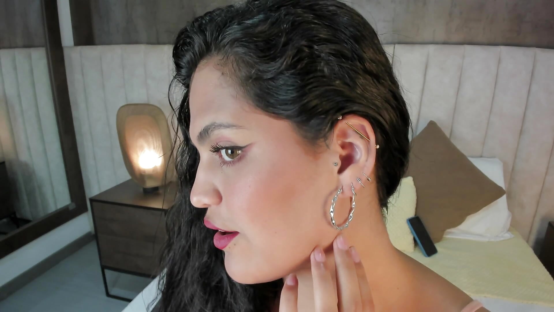 PIERCINGS – video modela na kameri HalleyDream