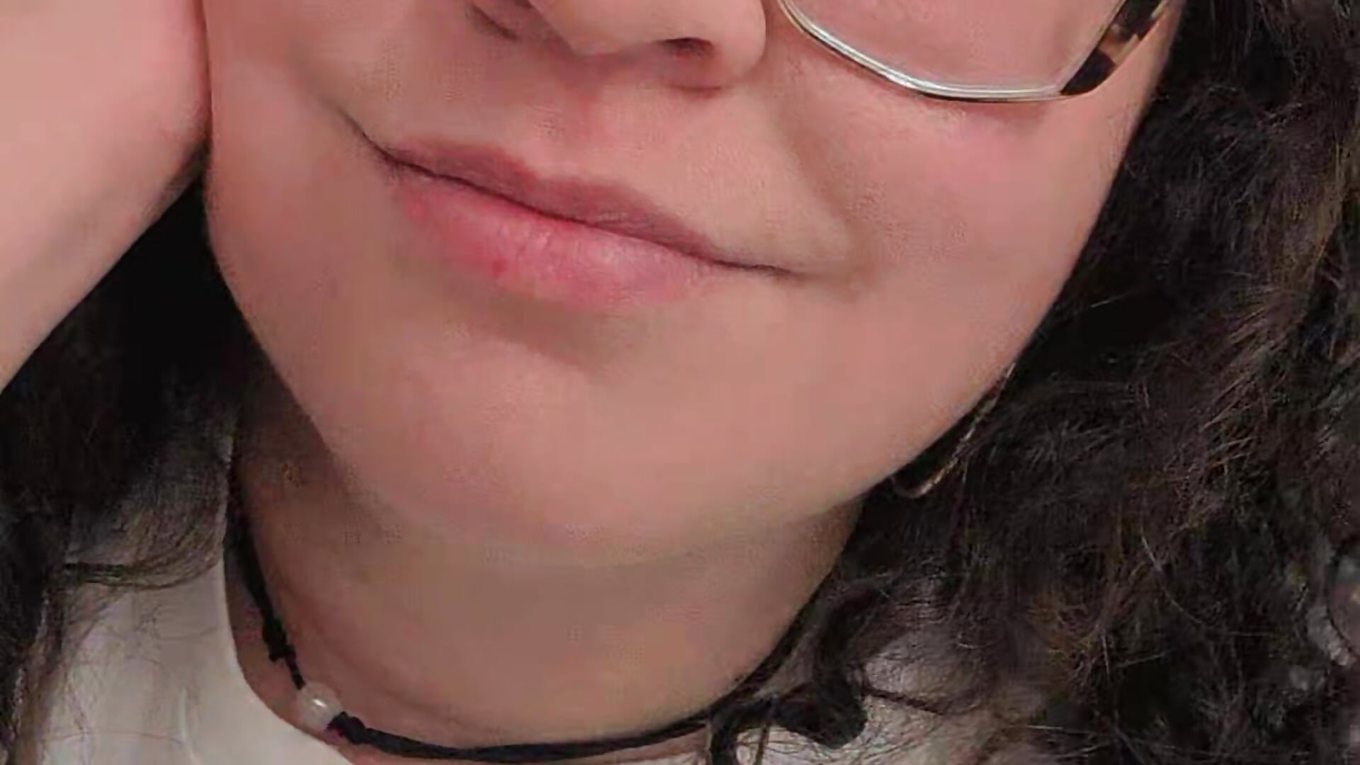 Besitos – video af Gia_Bluexxx cam-model