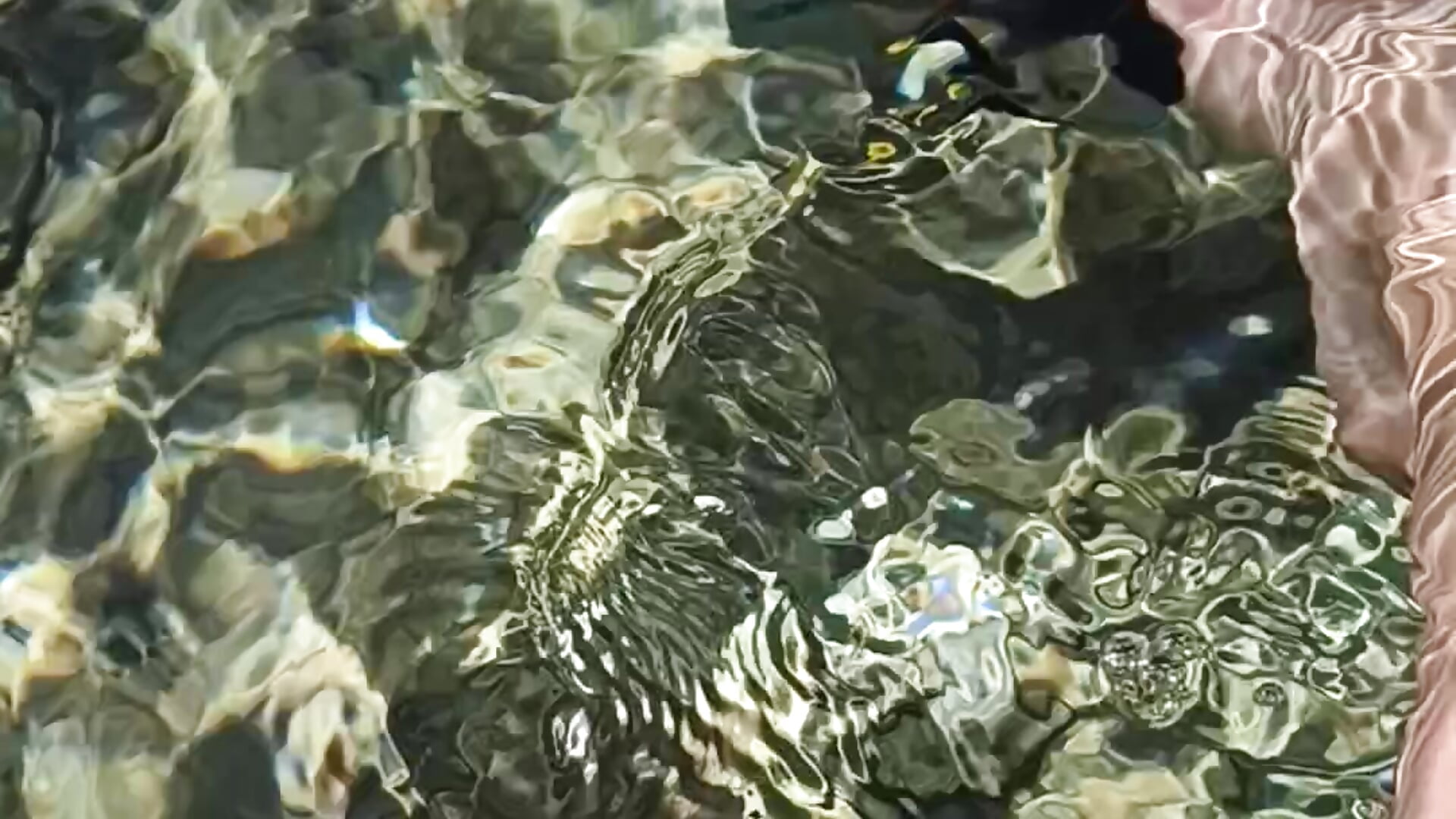 Feet & fish - video by _U_DreaM_ cam model