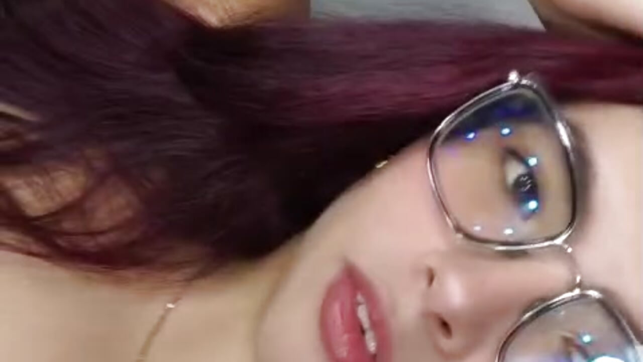 My first video - vidéo du modèle de showcams Maddy_red_