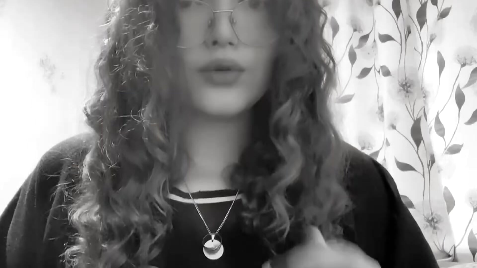 just me :) - فيديو من TrishaMoons موديل الكام