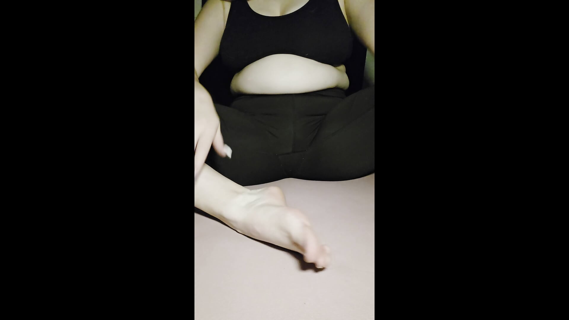 🌸Clothed Yoga Session 🌸 Buy the full vid NOW!~ 🌸 Only 400tk 🌸 First Full Vid Discount!~ - vidéo du modèle de showcams KittenClawGamer