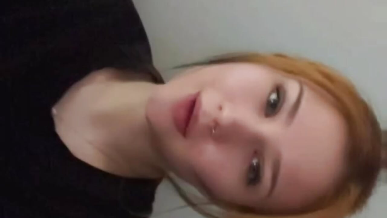 Lipsing 💋 - Vídeo de kataleya228, modelo de vídeos