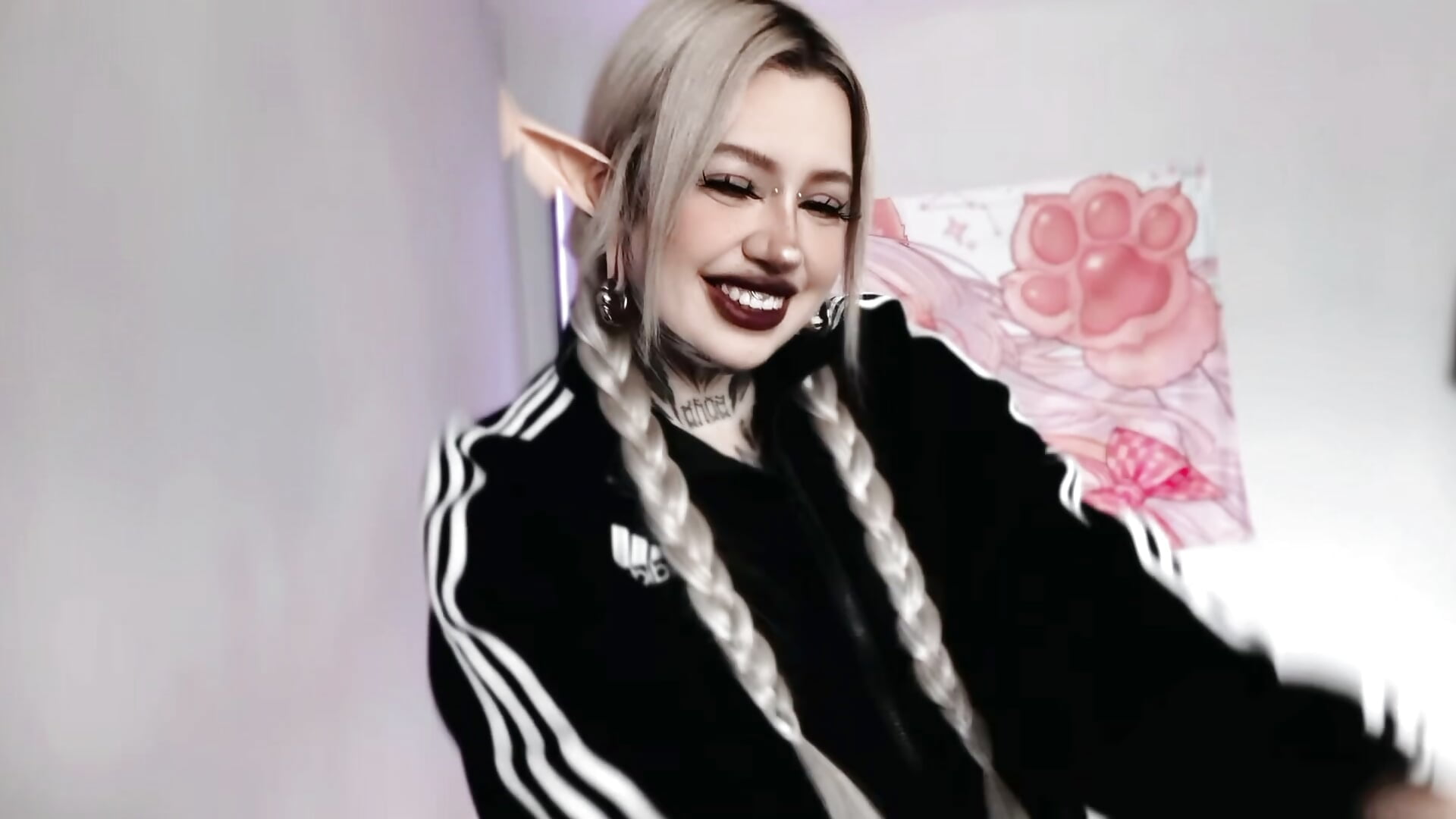 🖤 – video od webkamerové modelky Chiibis
