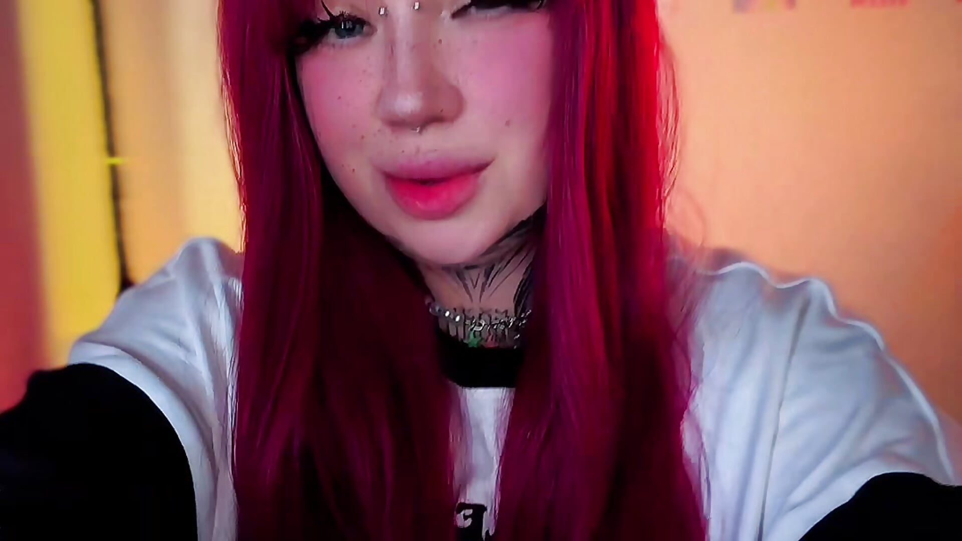 Baby 🍓 – video od webkamerové modelky Chiibis