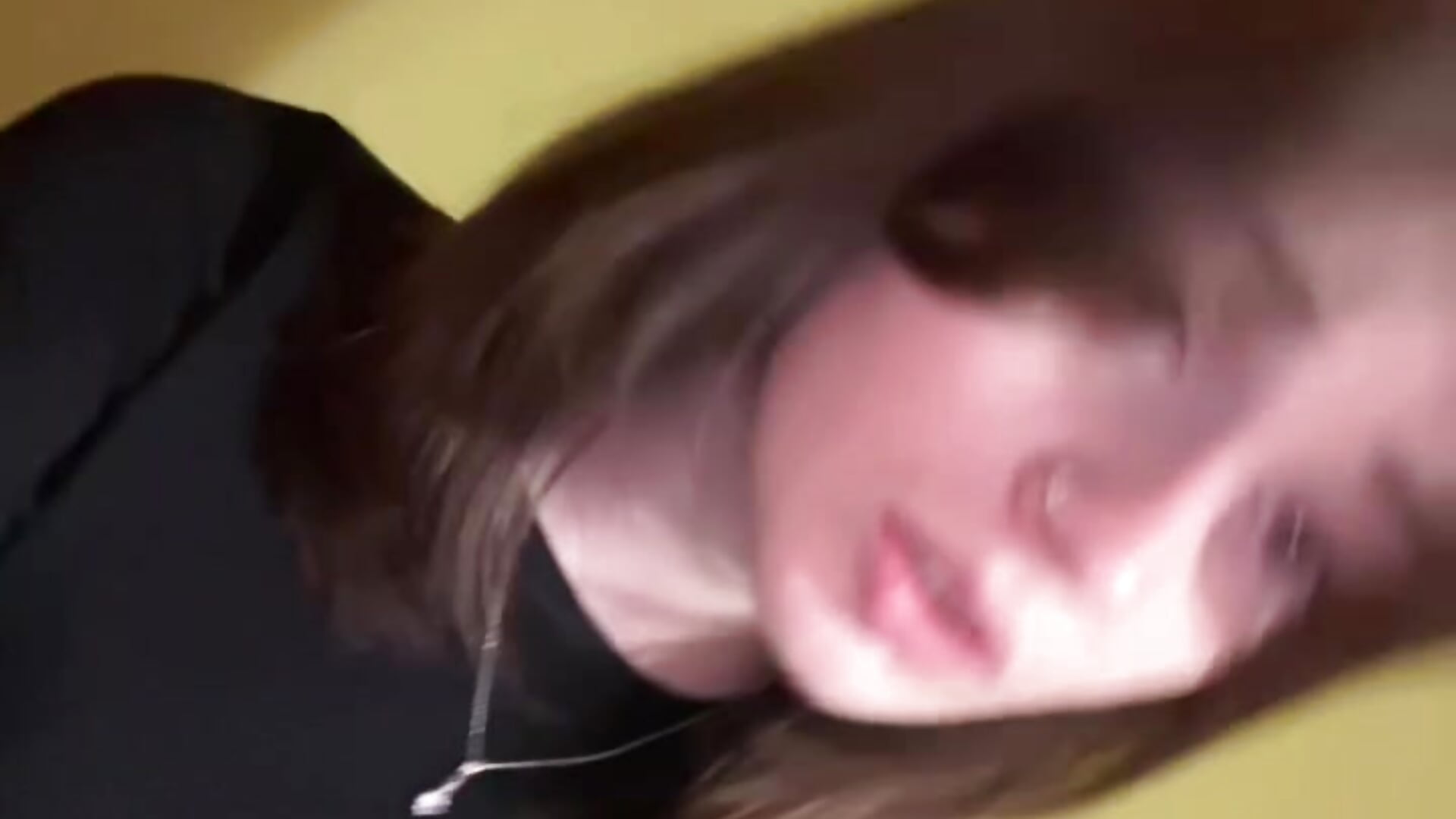 >> - clip cu Milisooona model videochat
