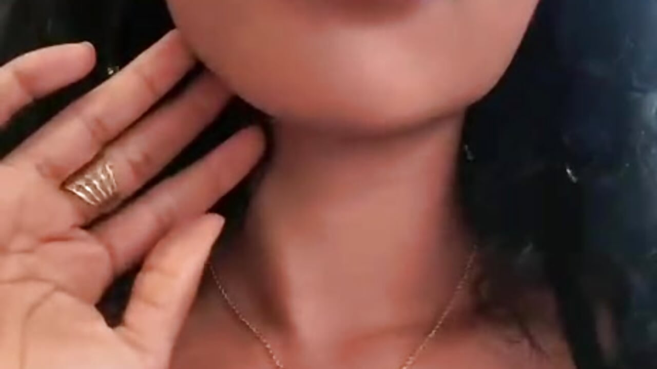 Thanks for being here 💜 - vídeo de la modelo de cam Aissha_
