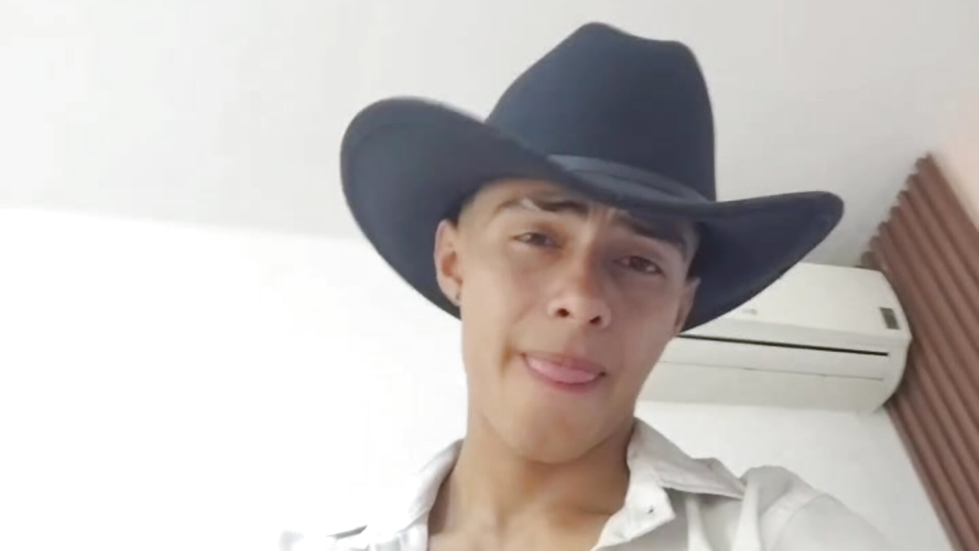 1000489929 – video modela na kameri Bruno_fox