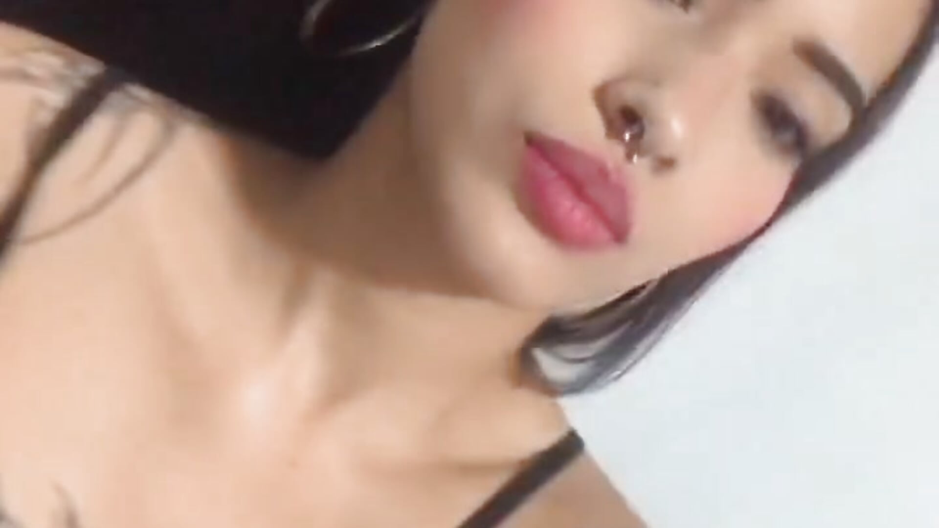 trim,4B1C5CA5-93D6-42D7-AB87-89117E083B71 - video by Aisha_rav cam model