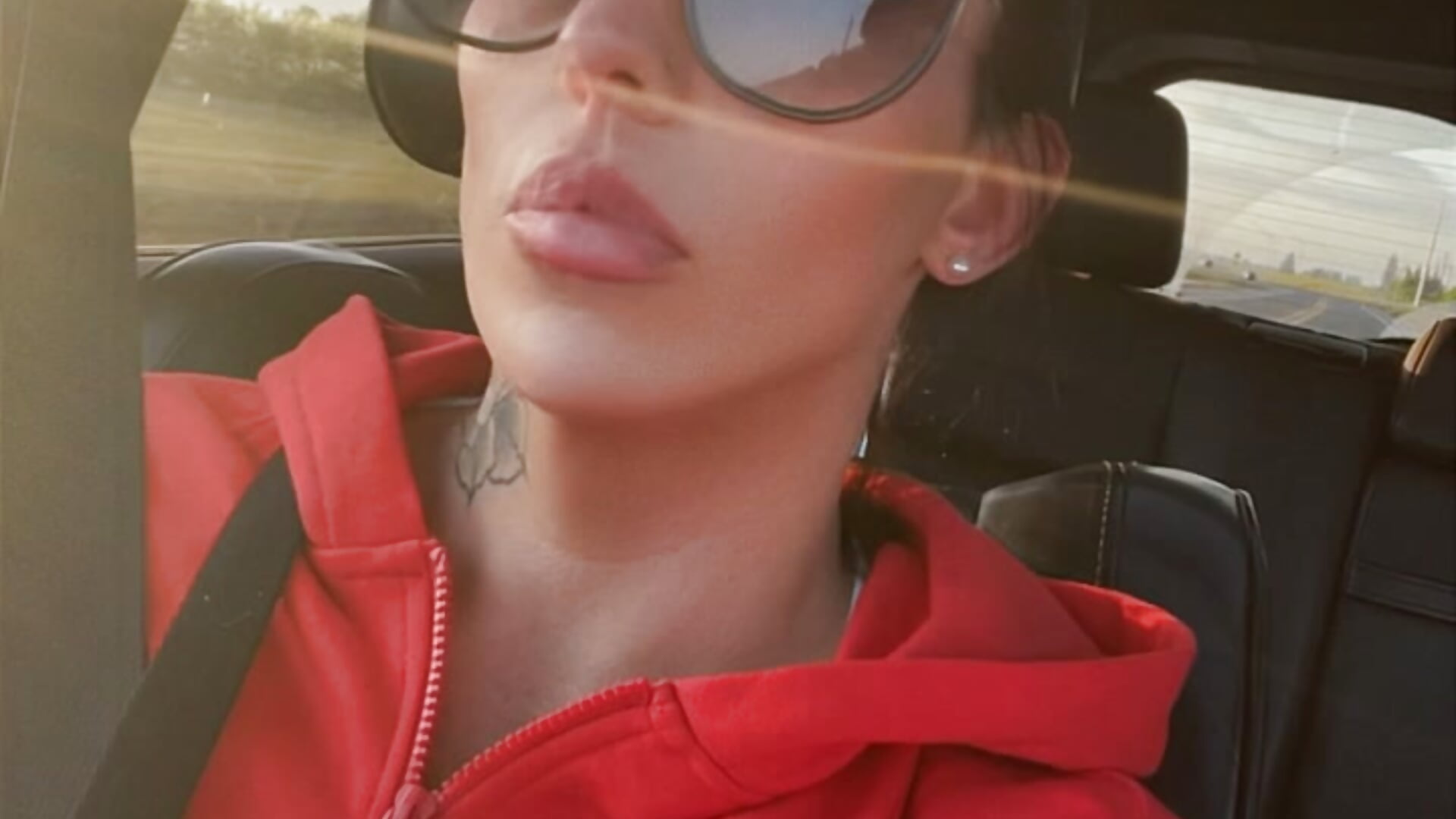 Sexy red - video di HumbleHottie modella di cam