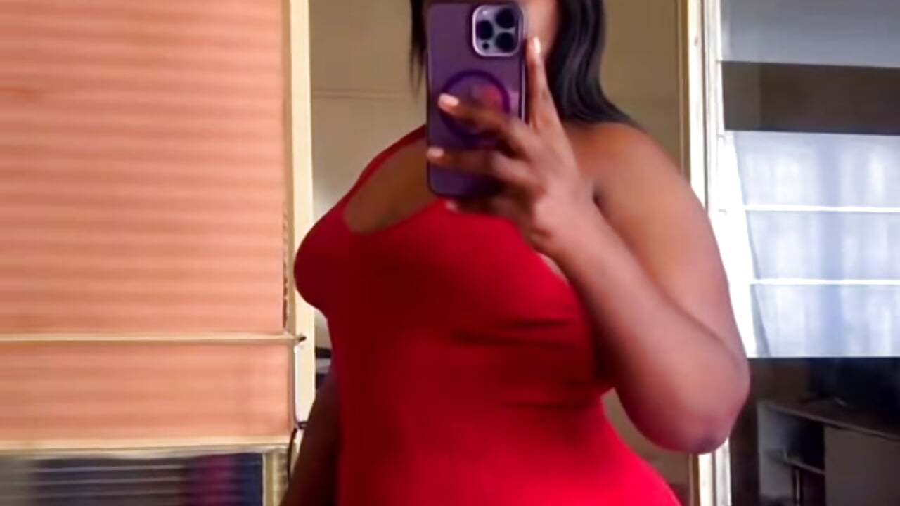 sexy Brie - video by BigBootyBrie01 cam model