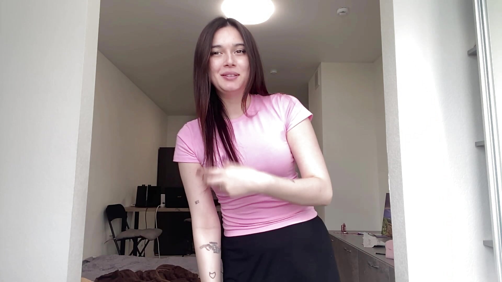 my body - video by Emmalynx cam model