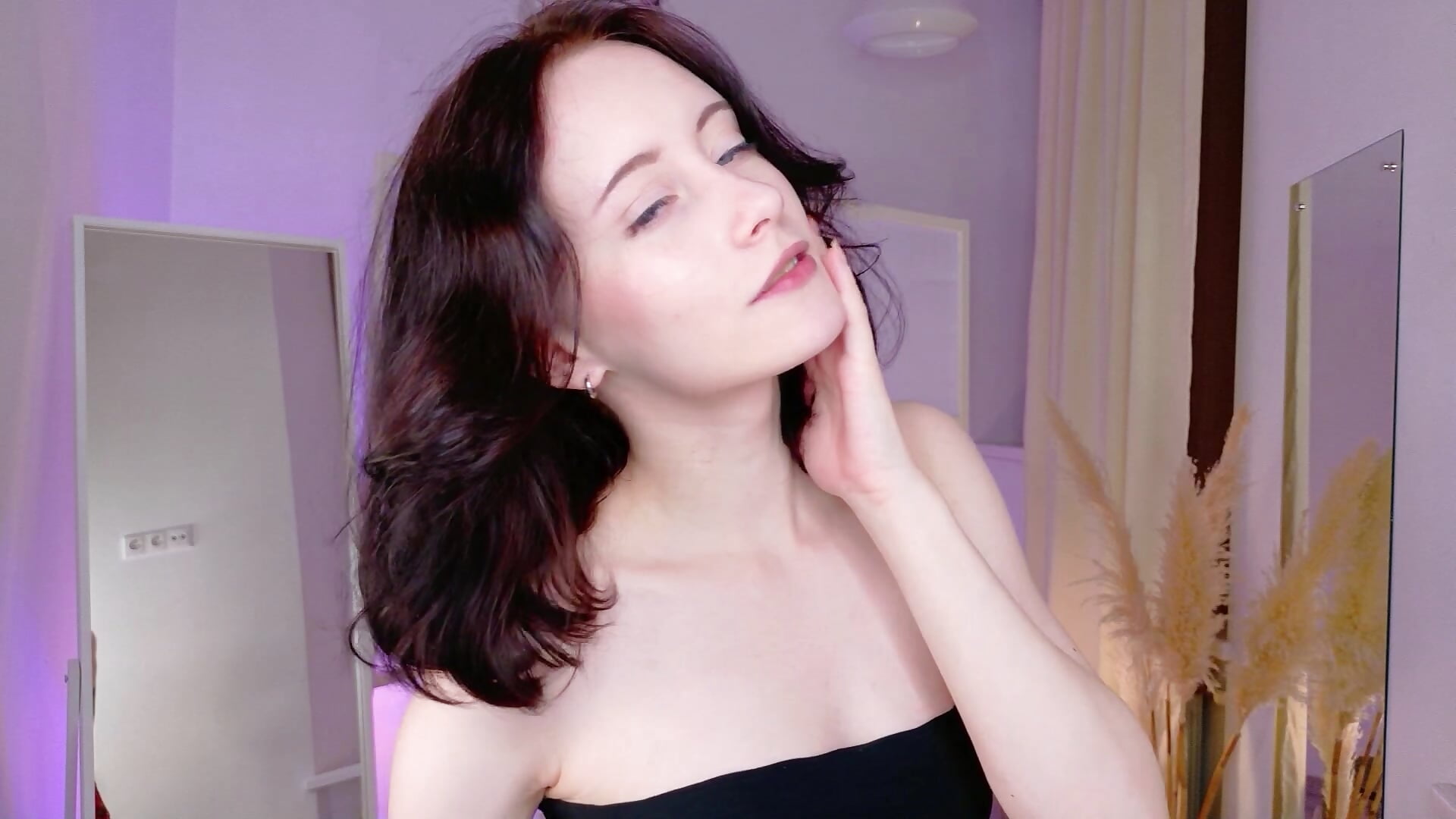 Trying to seduce you ^^ - video by Monica_Sky cam model
