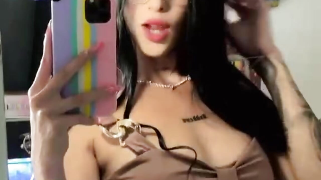 Me ❤️😈 - video by coonie_paige cam model