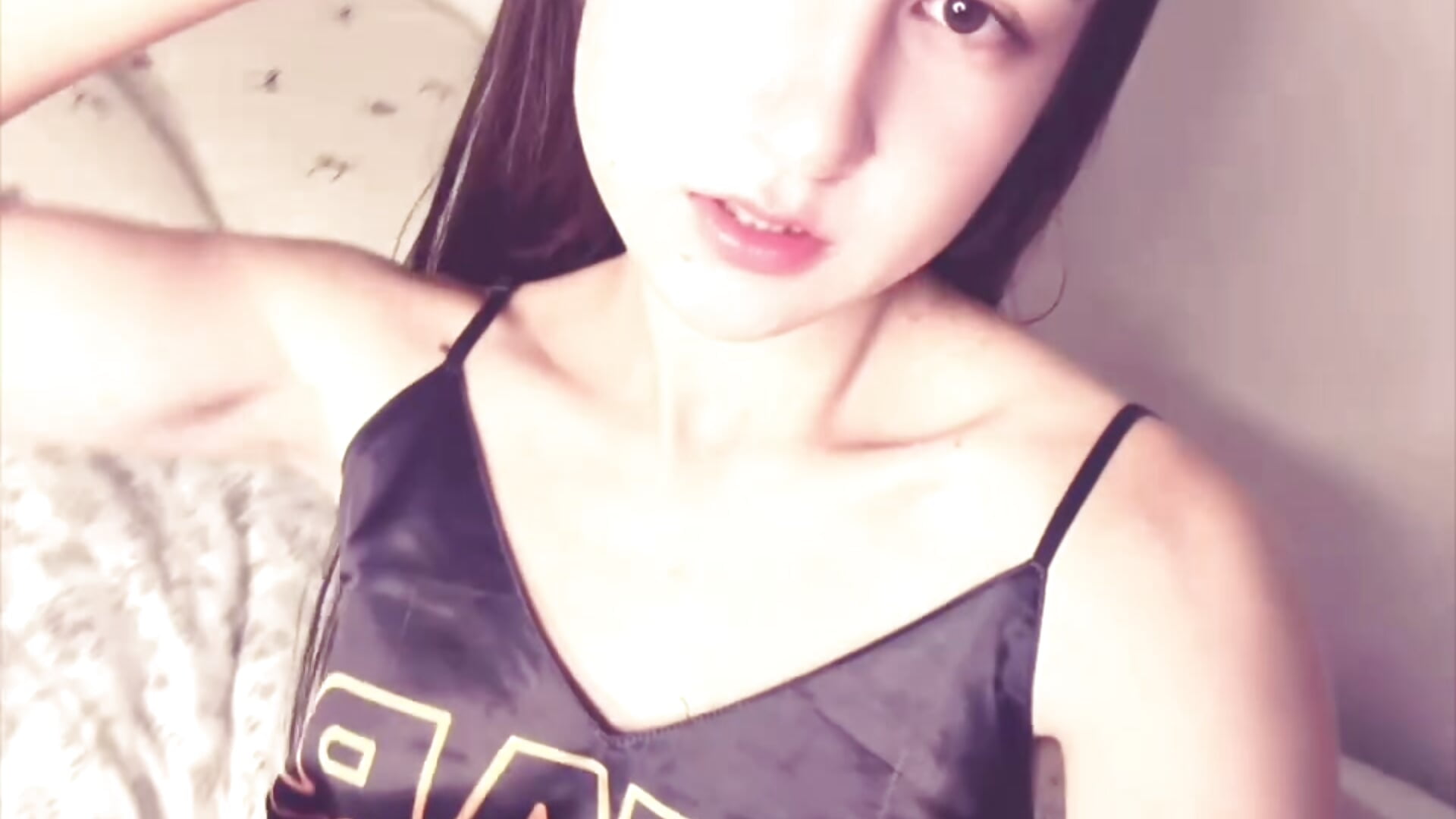 something like lipsyncing hahaha - Vídeo de JackieWebb, modelo de vídeos