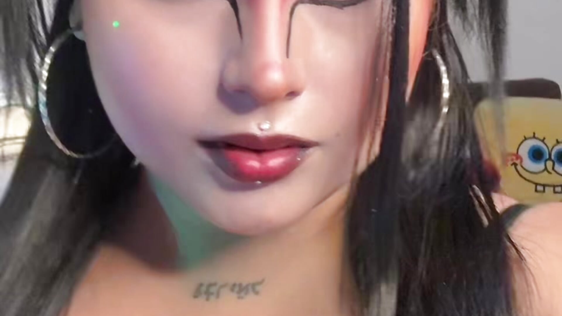 Piercing - video oleh sadeline