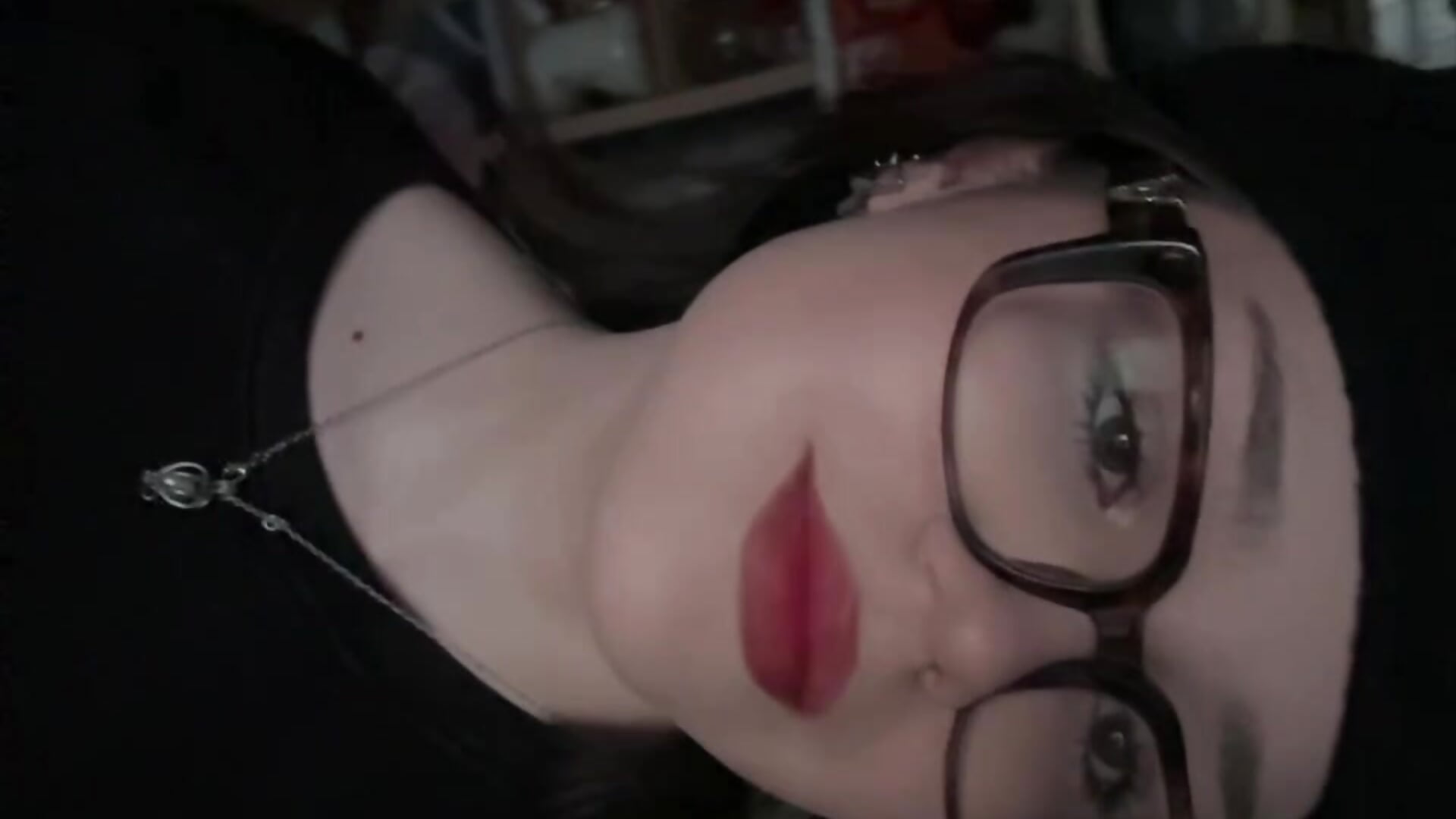 ;p – video modela na kameri StellaCors