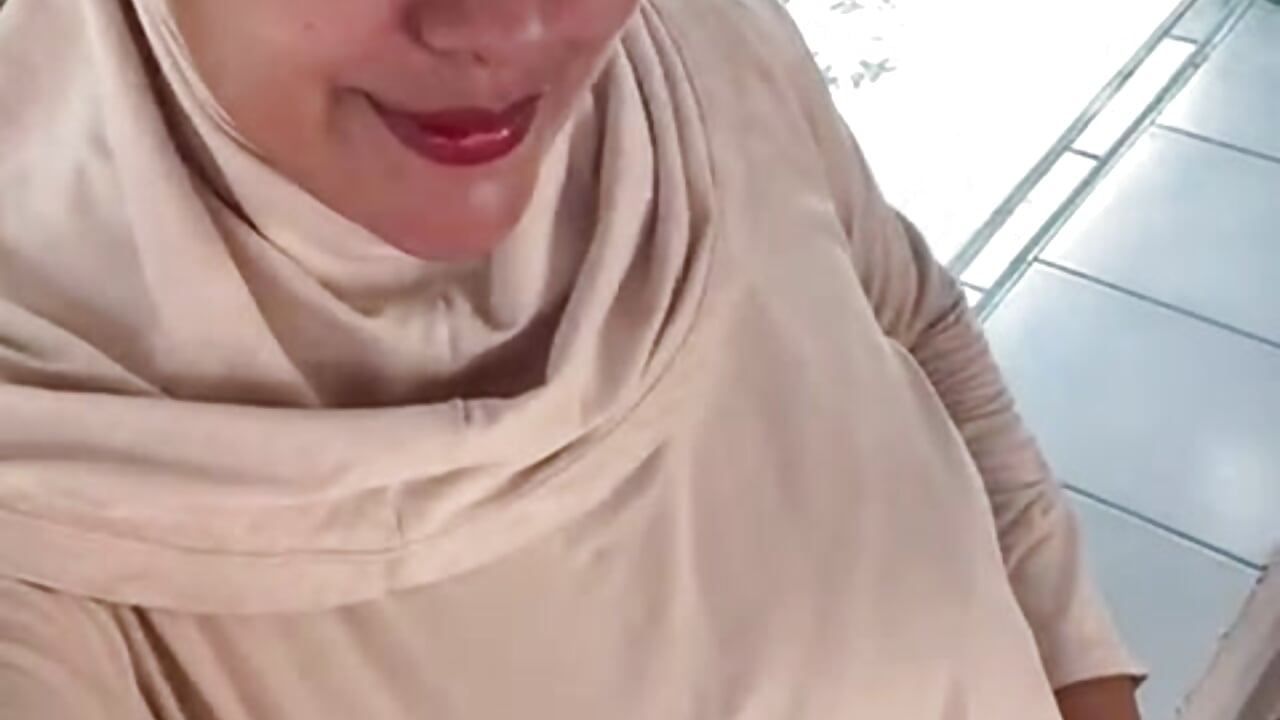 KISSES MY LOVES 💋😈 - AmiraBakir- adlı kamera modelinin videosu