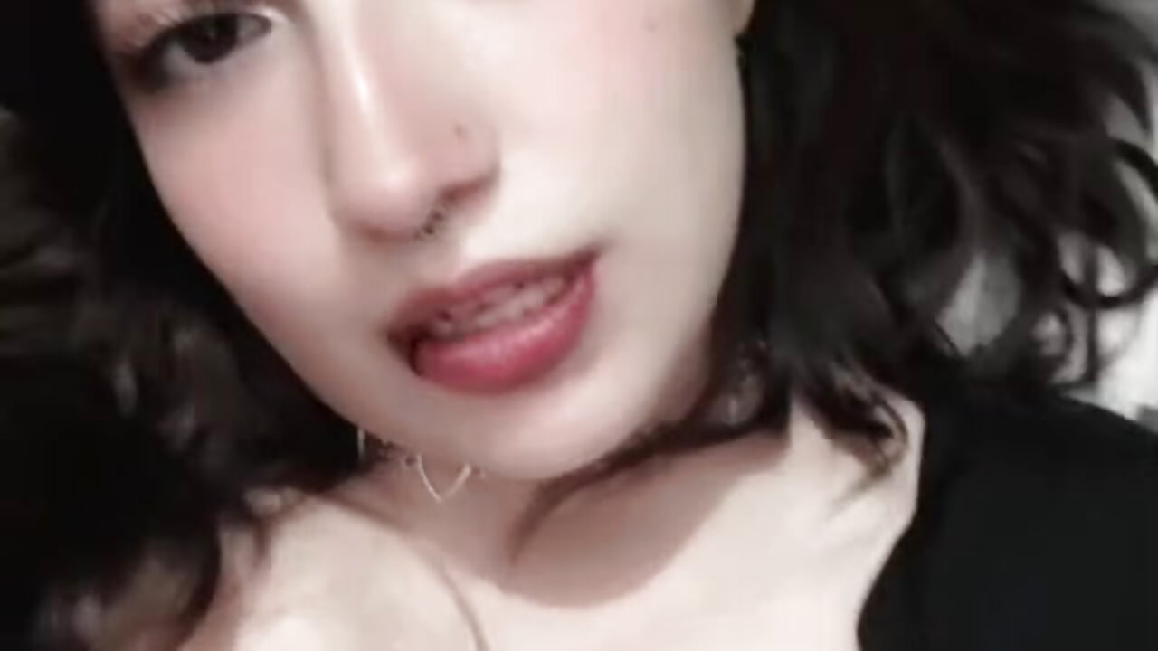 ♥️​♥️​♥️​ - video by hatsune_18 cam model