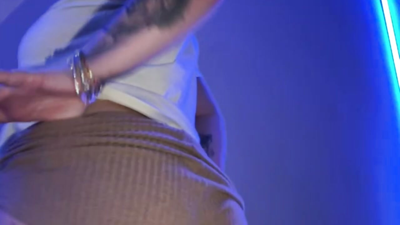 Ass - clip cu xLexi model videochat