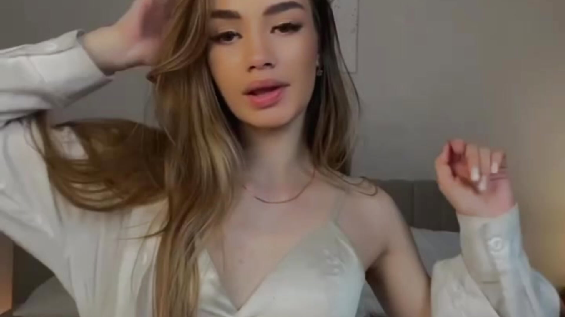 just me ^_^ - video by ari_sollis cam model